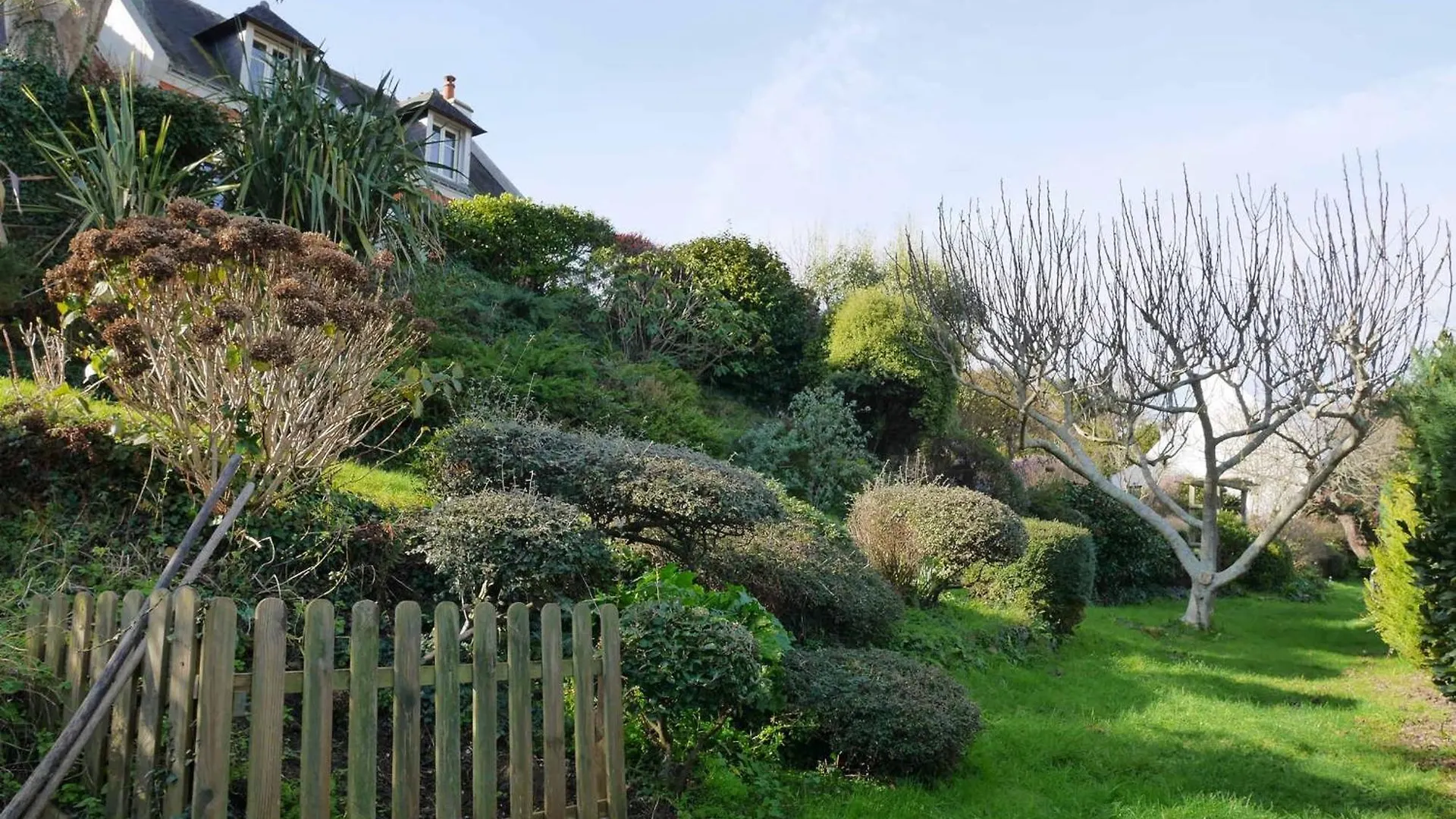 Dom wakacyjny Maison Au Bord De Mer Avec Jardin Paysager, Proche Port Et Commerces A Sauzon - Fr-1-418-49