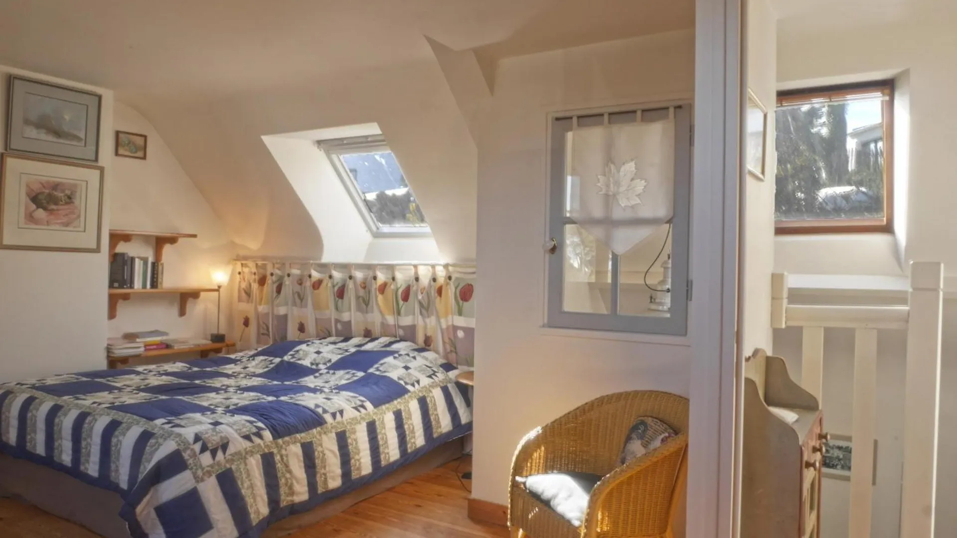 Maison Au Bord De Mer Avec Jardin Paysager, Proche Port Et Commerces A Sauzon - Fr-1-418-49 Francja