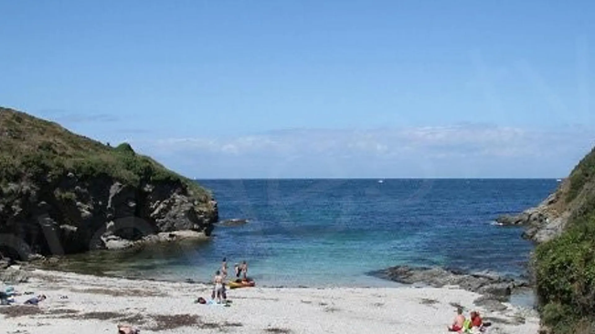 Maison Au Bord De Mer Avec Jardin Paysager, Proche Port Et Commerces A Sauzon - Fr-1-418-49 Francja